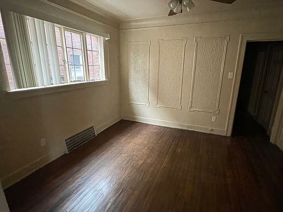 5th image of 3322 W Grand St Unit 1