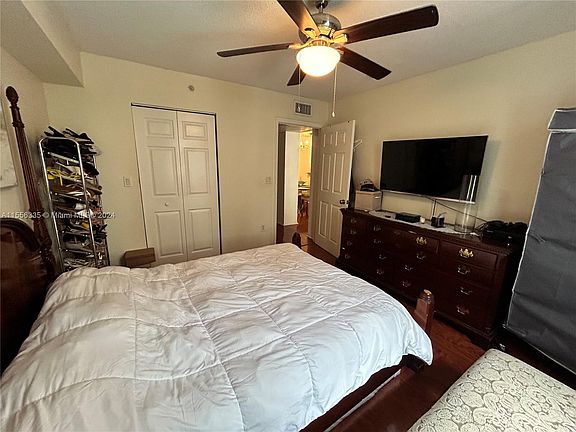 5th image of 1801 N Flagler Dr APT 335