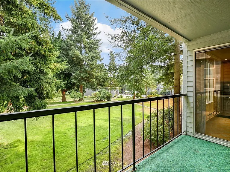 4635 W Lake Sammamish Pkwy SE #G201 — Photo 9