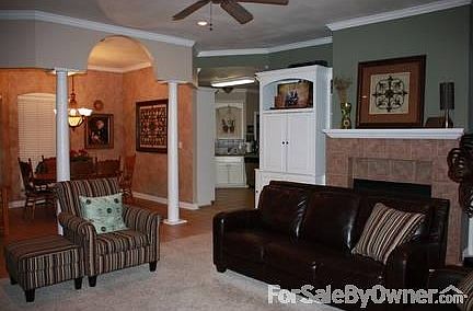 4th image of 5710 Gloucester Dr