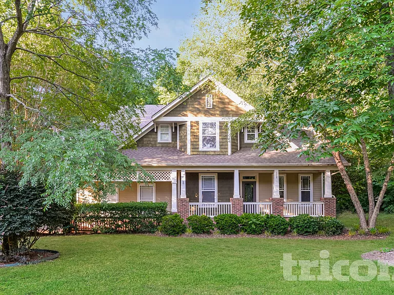 172 Mill Pond Rd — Photo 1