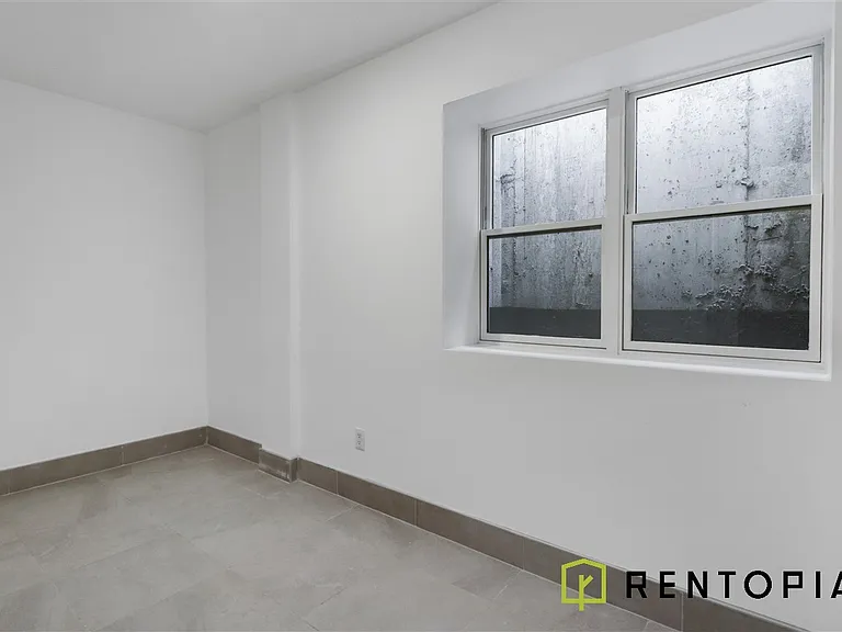 106 Meserole St #1B — Photo 4
