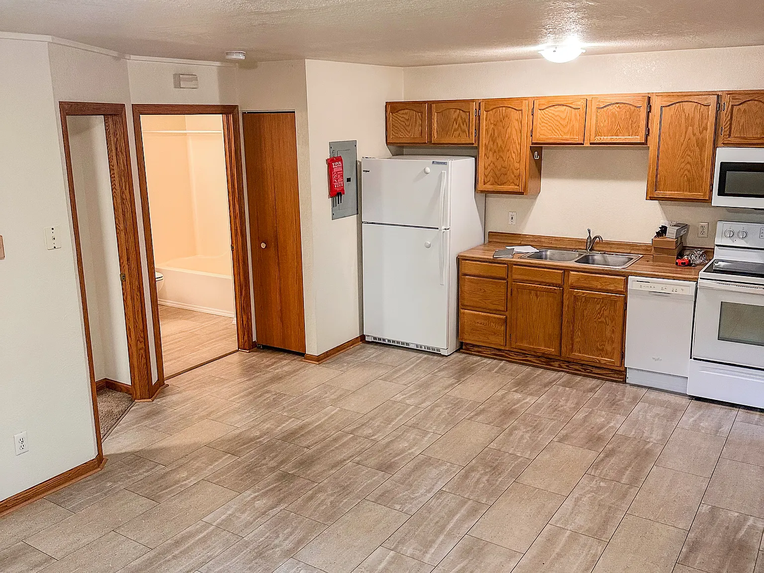 1008 Remington St — Photo 3