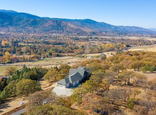 11740 Corp Ranch Rd, Ashland, OR 97520