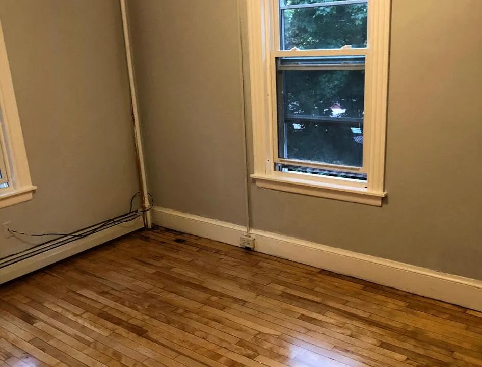 954 Forest Ave #3