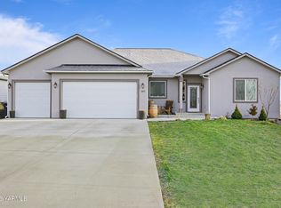 1425 Valhalla Loop, Selah, WA 98942