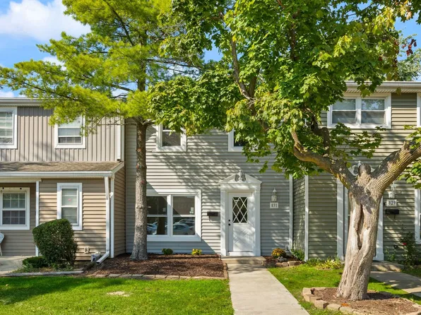 831 Mansfield Ct, Schaumburg, IL 60194