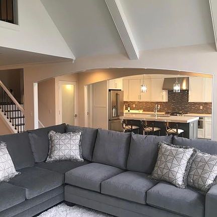 5th image of 14909 Stoney Brook Dr W