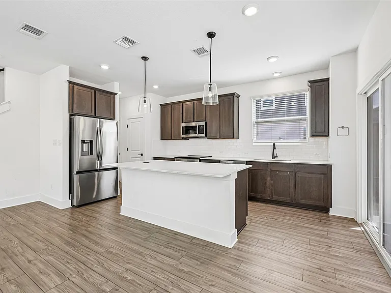 155 Sycamore Pines Ln — Photo 9