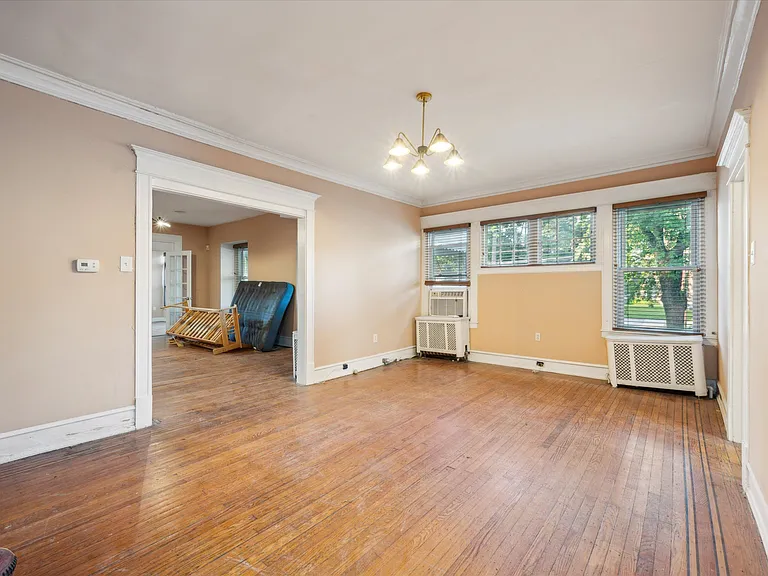 5400 Woodcrest Ave — Photo 3