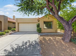 310 E Highcourte Ln, Oro Valley, AZ 85737
