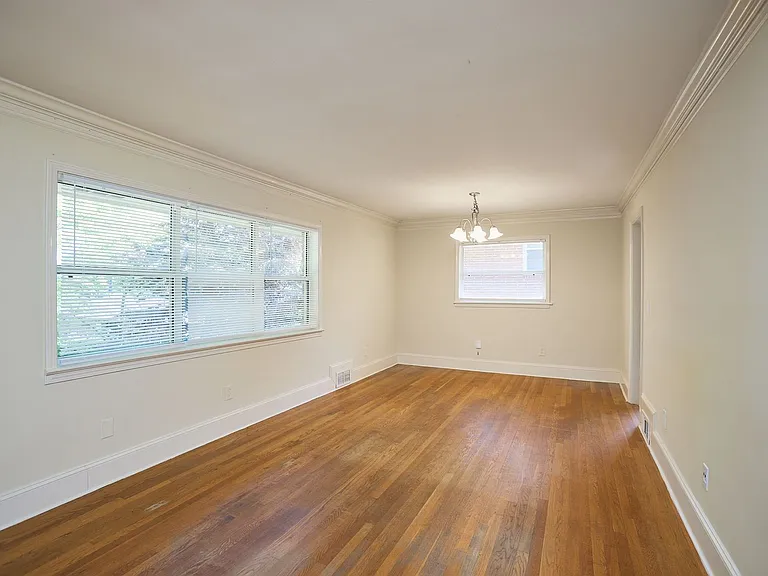 1950 Farris Dr — Photo 2