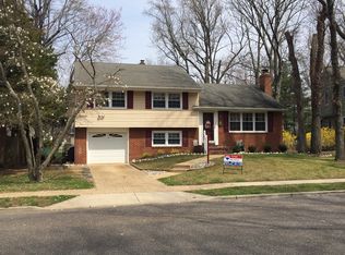 1213 Oakwood Rd, Haddonfield, NJ 08033