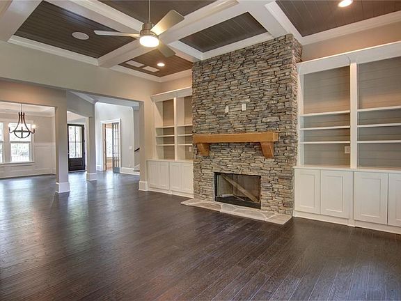 4th image of 2686 Skyland Dr
