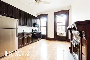 Rented by R New York