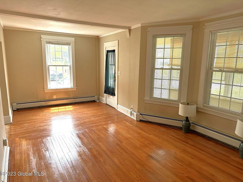 3rd image of 51 Greenway N