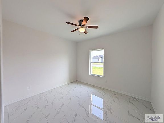 4th image of 200 Brooks Cir N