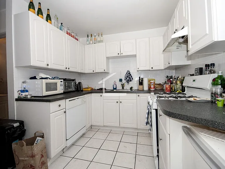 4 Egmont St #5 — Photo 4