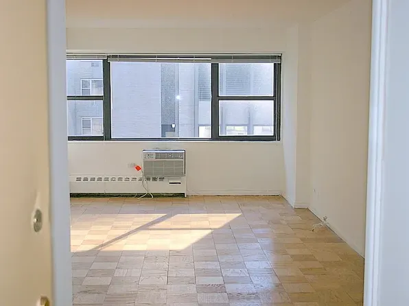 330 E 46th St, New York, NY