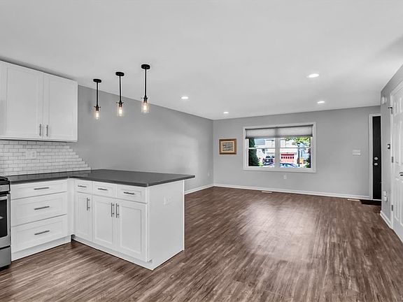 4th image of 185 Le Havre Dr