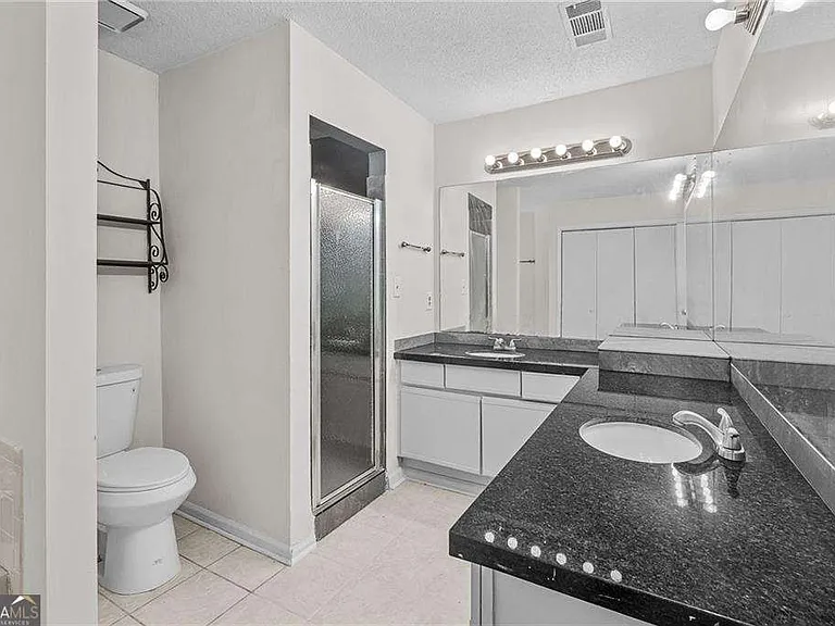 990 Chapman Ln — Photo 14