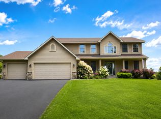 18344 Lake Forest Dr, Lakeville, MN 55044