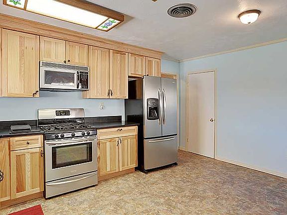 3rd image of 2326 Leon C Simon Dr