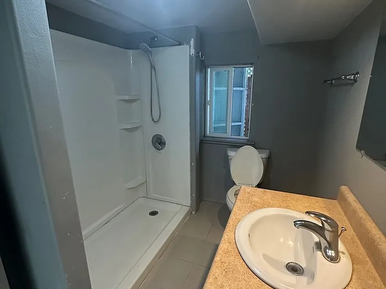 1521B Kinoole St — Photo 6