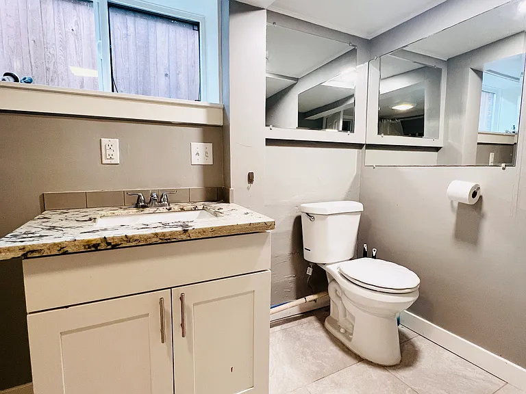 1202 S Cloverdale St — Photo 28