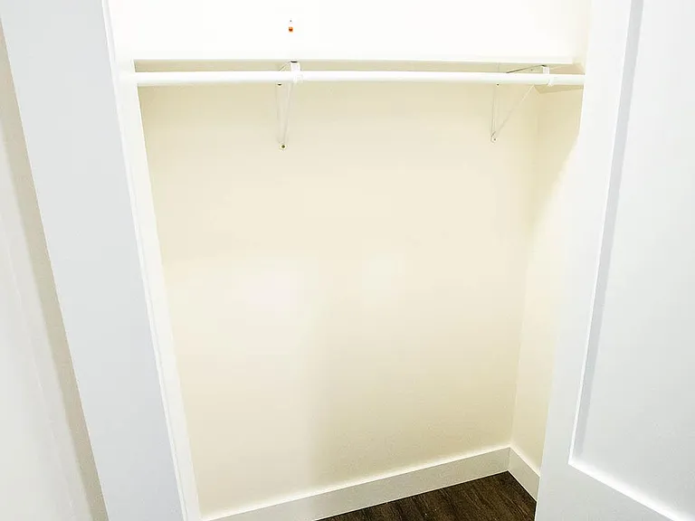411 W Portage Ave #7 — Photo 12