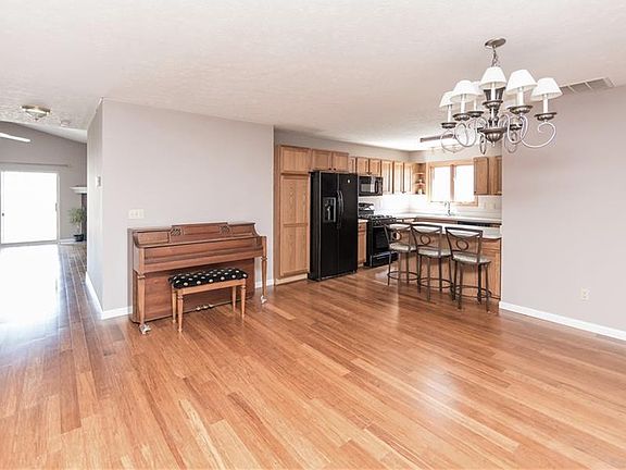 5th image of 232 Forest Park Dr