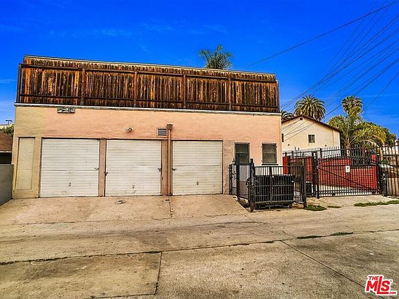 4th image of 5720 Waring Ave