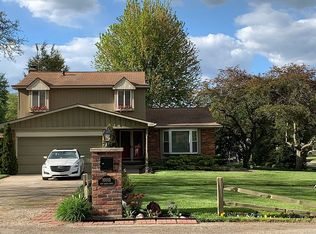 39502 E Ann Arbor Trl, Plymouth, MI 48170