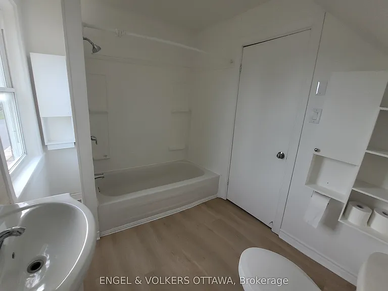 728 Laval St — Photo 7
