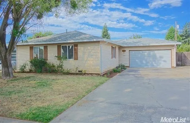 2618 Angie Way photo 1