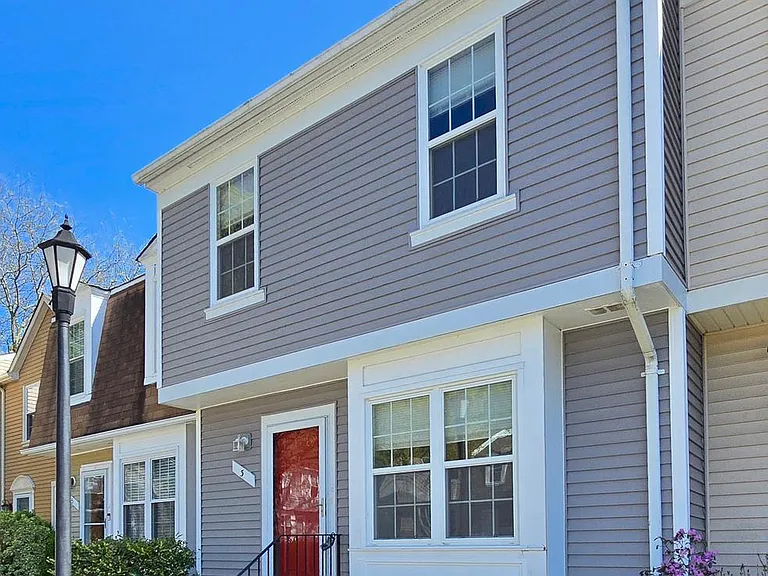 3 Birdseye Ct — Photo 2