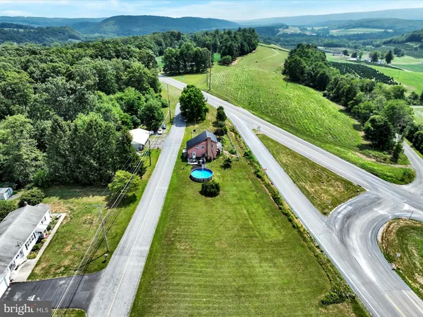 100 W Catawissa St, New Ringgold, PA 17960