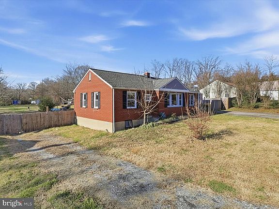 3rd image of 16115 Holly Hill Dr