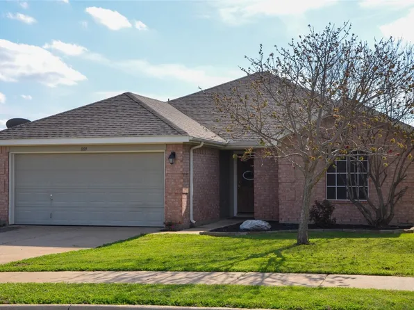 809 Edgehill Rd, Burleson, TX 76028