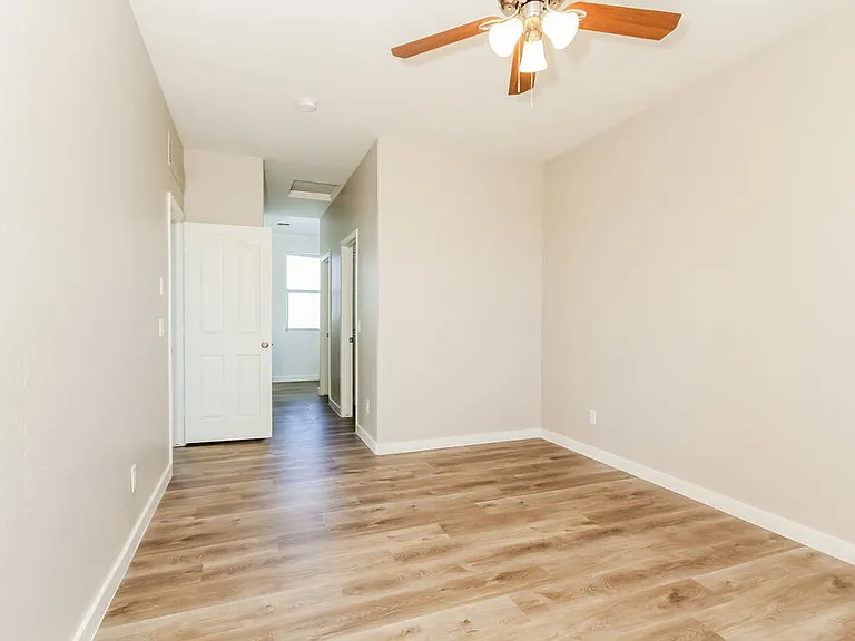 6628 W Monroe St — Photo 13