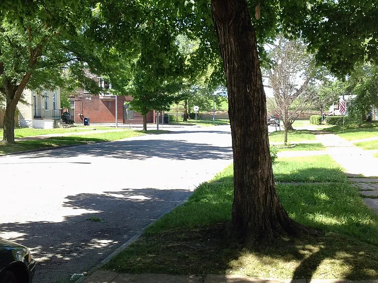 Street (right)