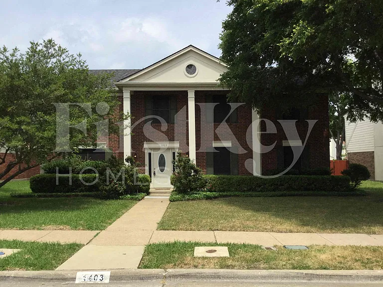 1403 Bradford Pl — Photo 1