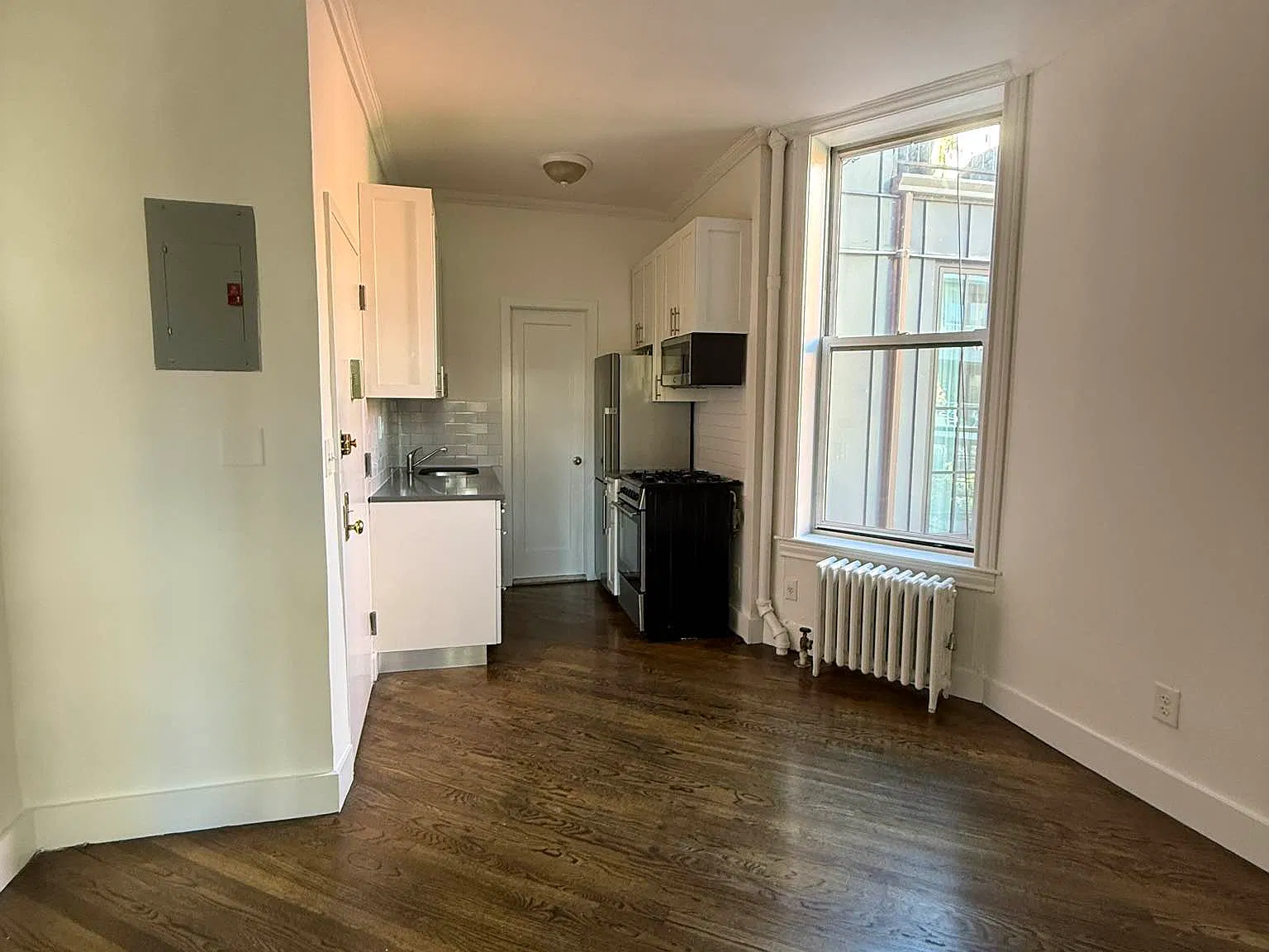119 West 15th Street — Photo 2