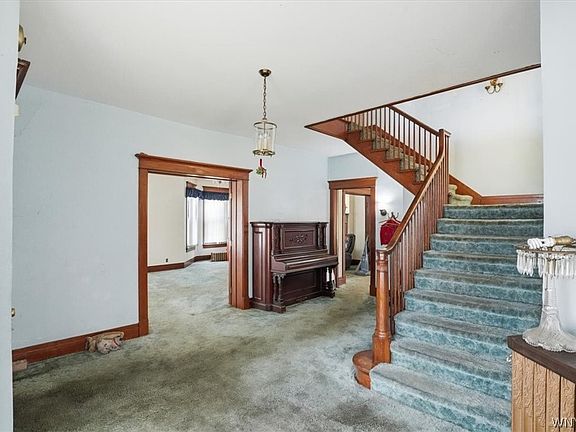 5th image of 86 W Parade Ave