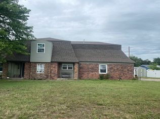 319 Fairway Dr, Carl Junction, MO 64834
