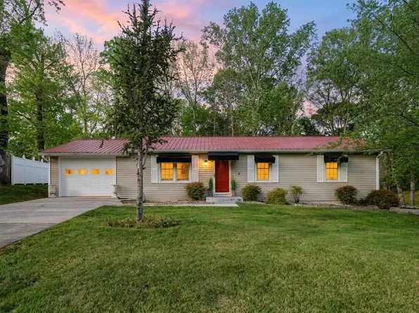 694 Castle Heights Rd, Bowling Green, KY 42103