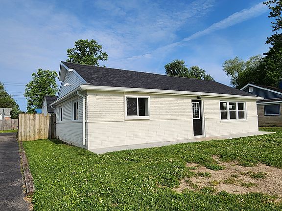 2nd image of 452 Park Dr