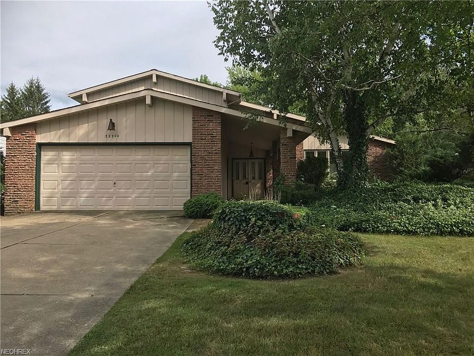 1st image of 32900 Cromwell Dr
