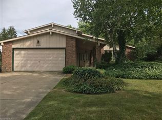 32900 Cromwell Dr, Solon, OH 44139