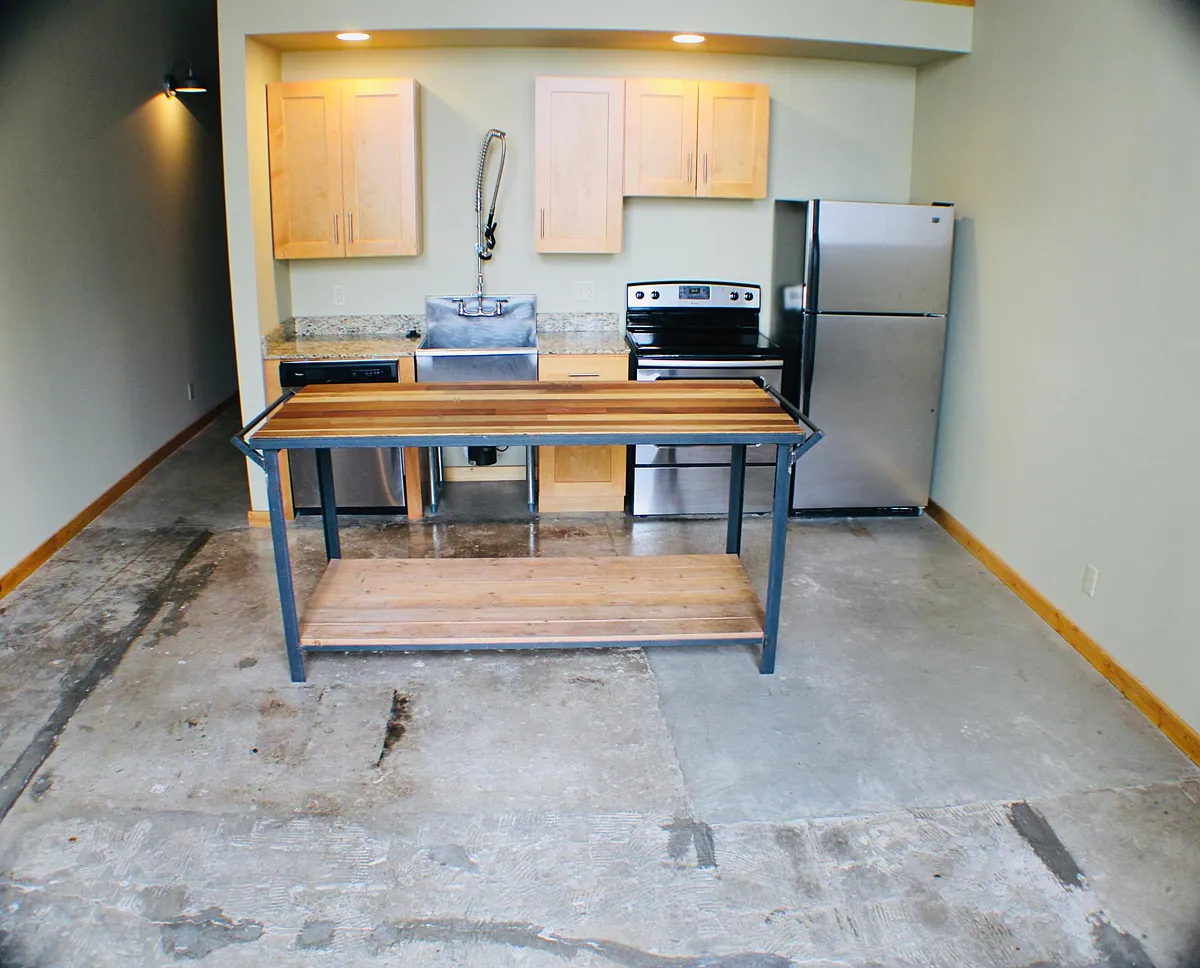 Building Photo - 724 S Main Ave #17